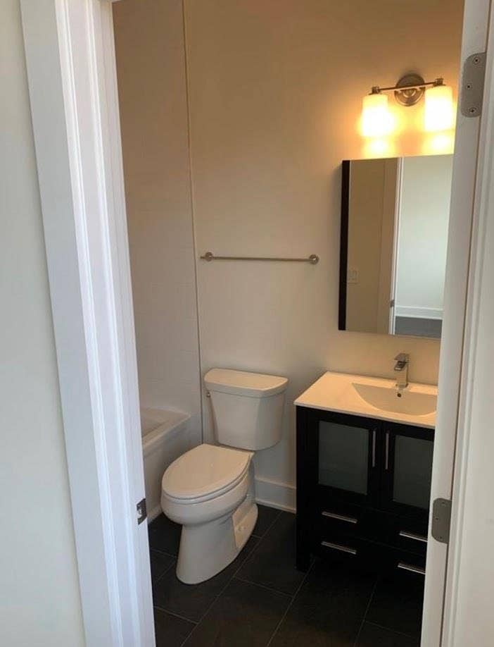 large 2 bed / 2 bath near Temple 