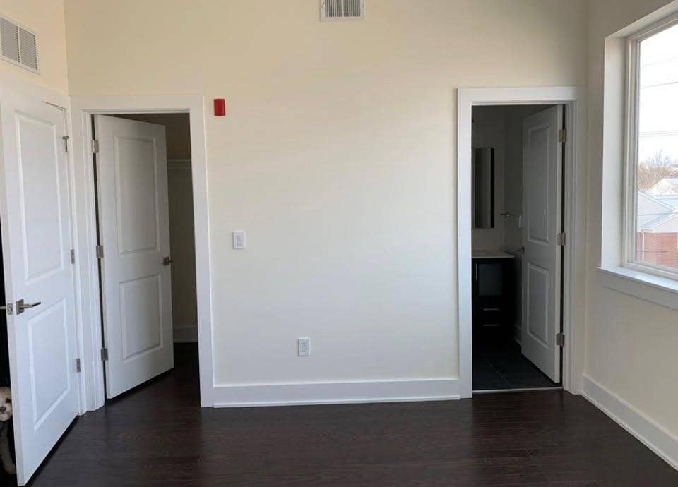 large 2 bed / 2 bath near Temple 