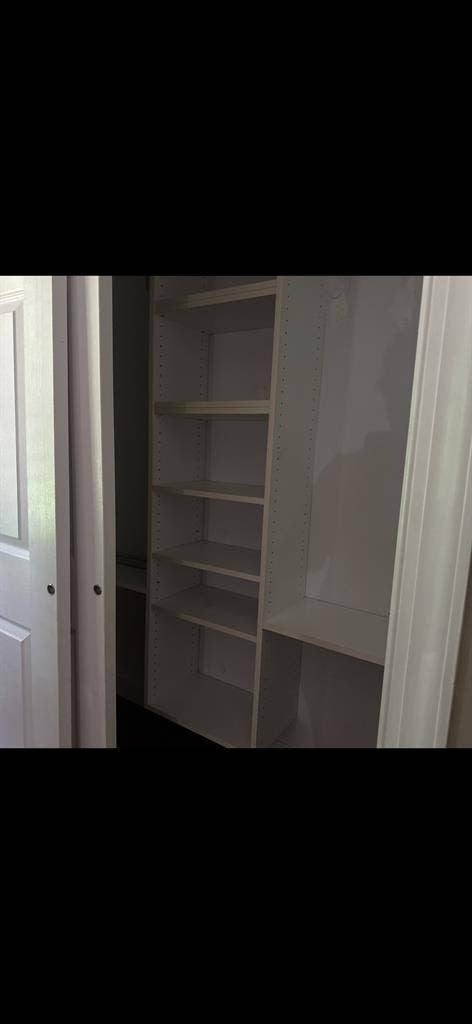 Large room in freehold township