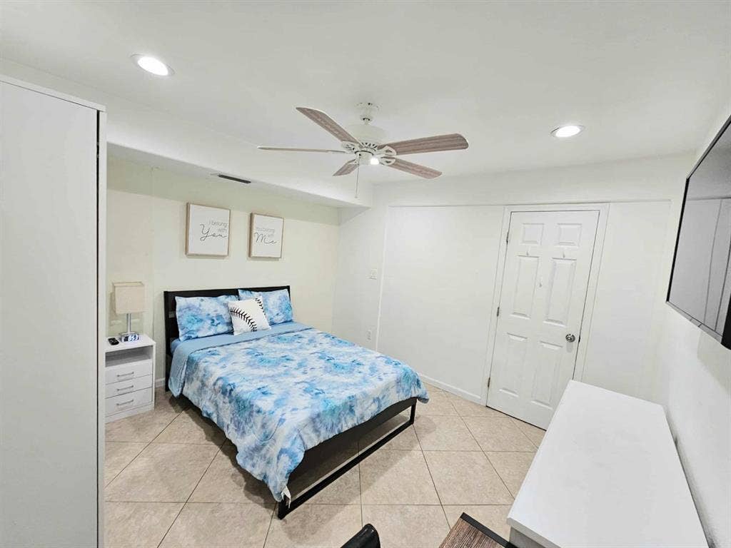 Private room for Rent