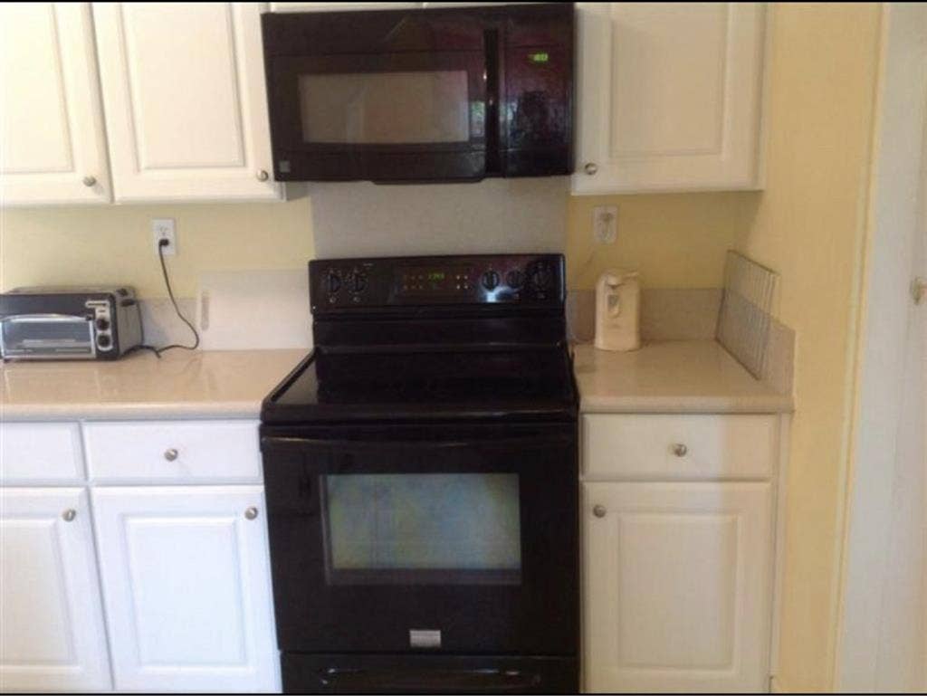 Spare room available in Madera.