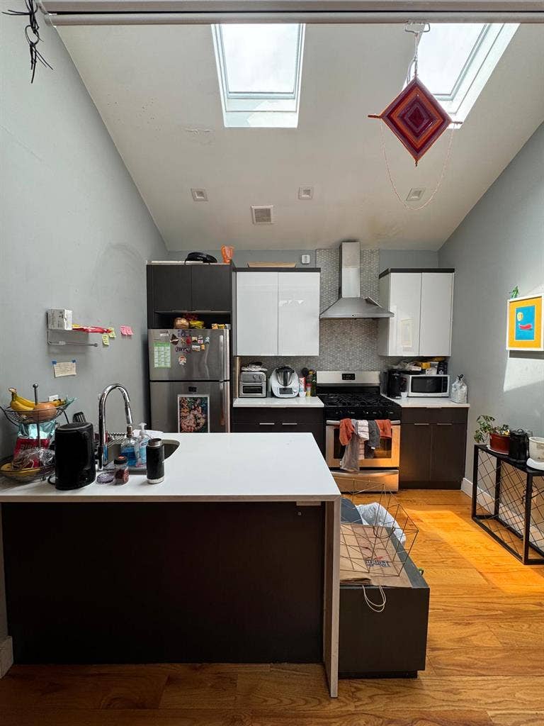 Furnished room in CrownHeights 1300