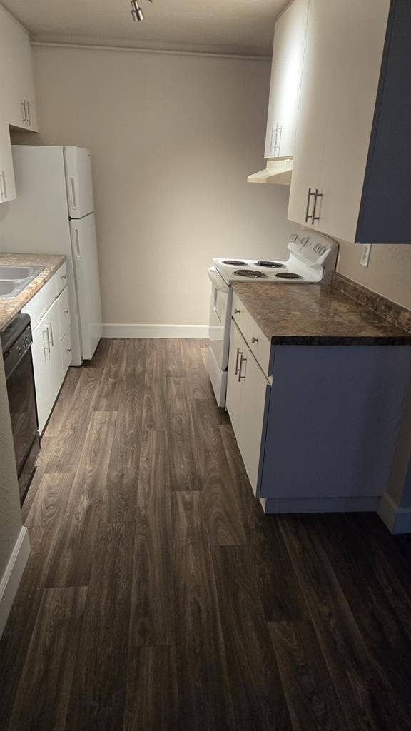 Looking for roommate