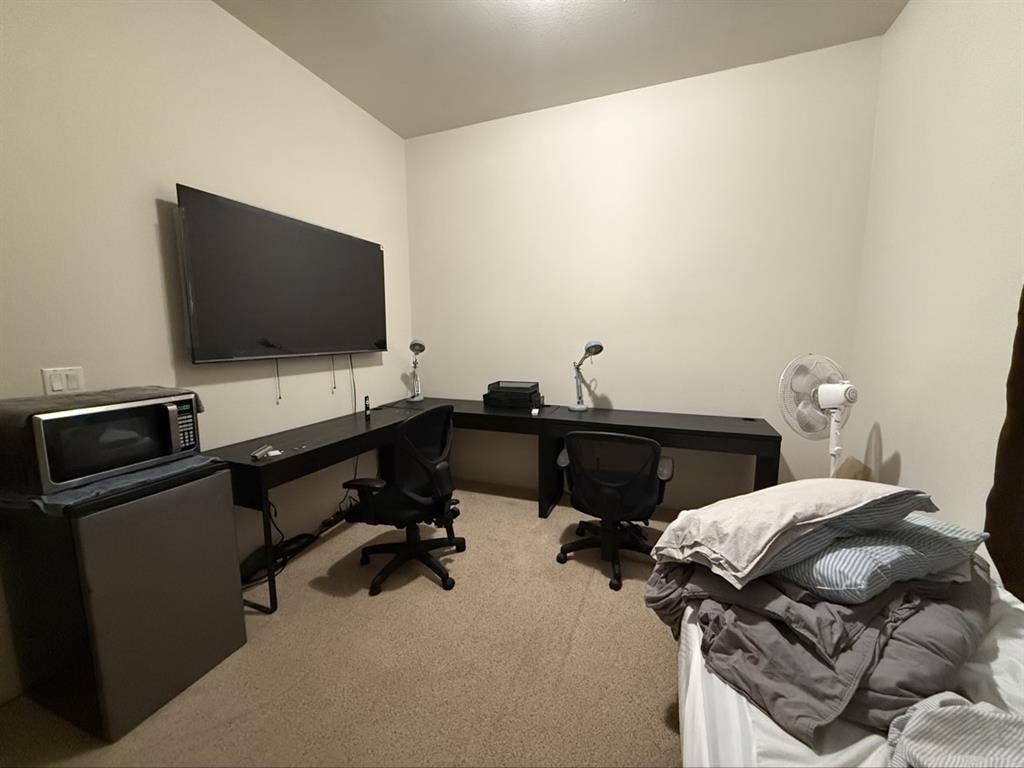 Fastest Internet, Pools, Jacuzzi’s!