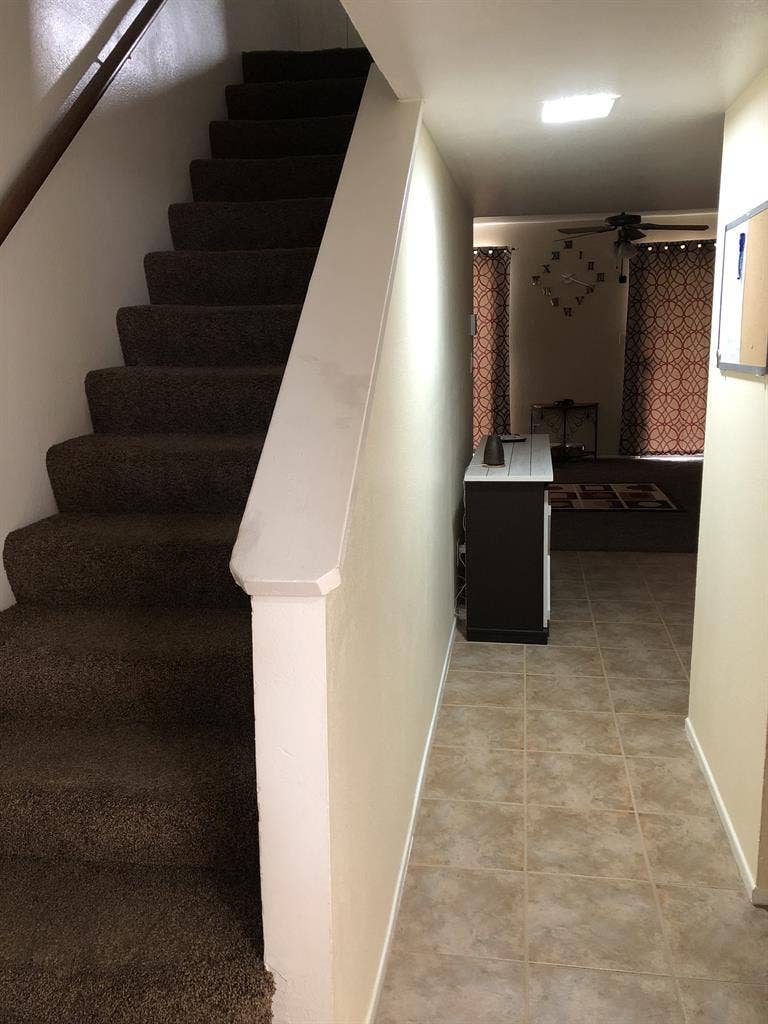 Private Bdrm/Bathrm Quiet Townhouse