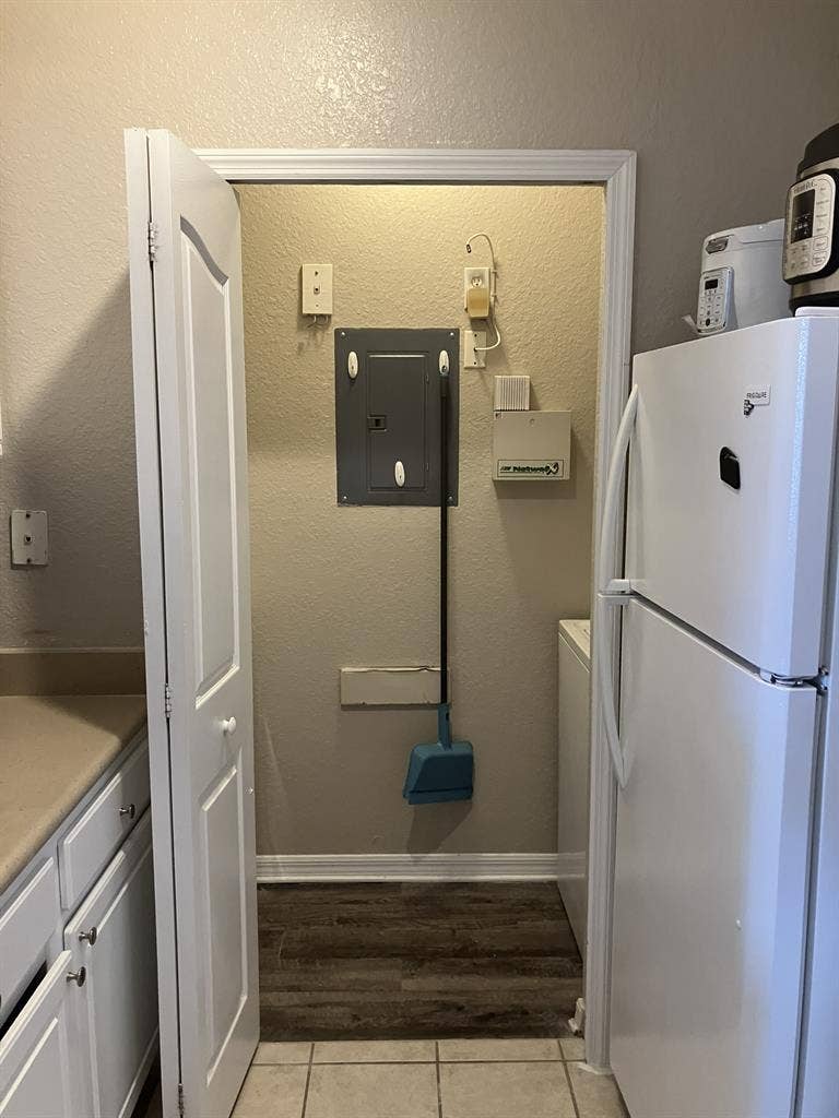 Private Room, Shared Bathroom
