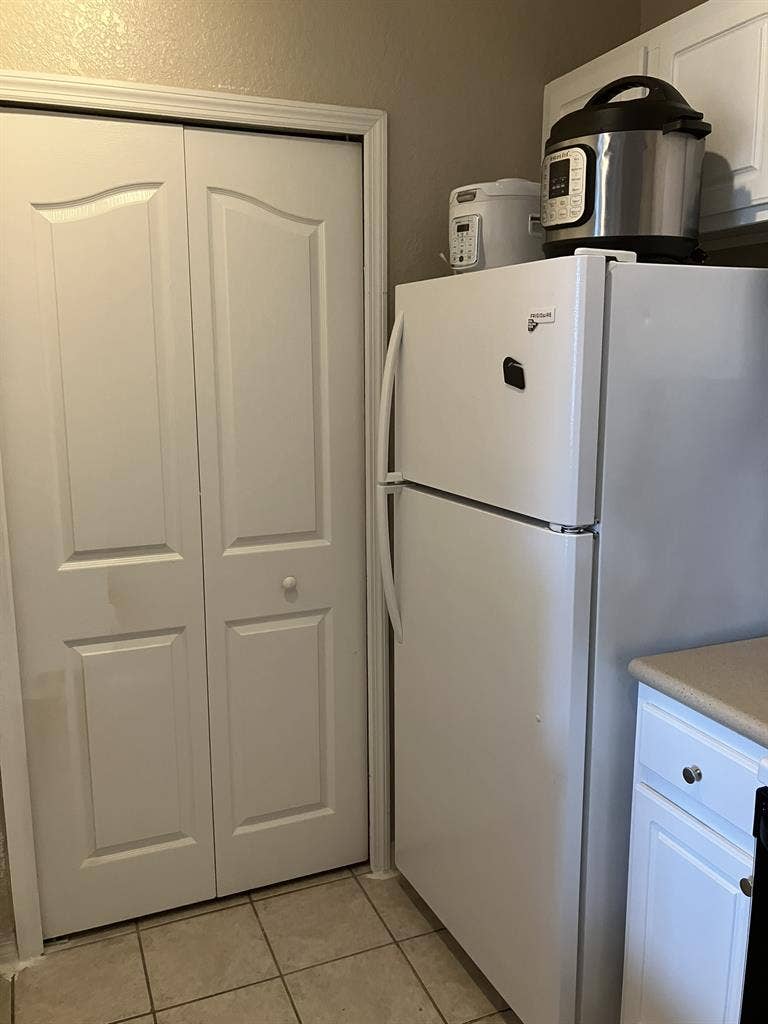 Private Room, Shared Bathroom