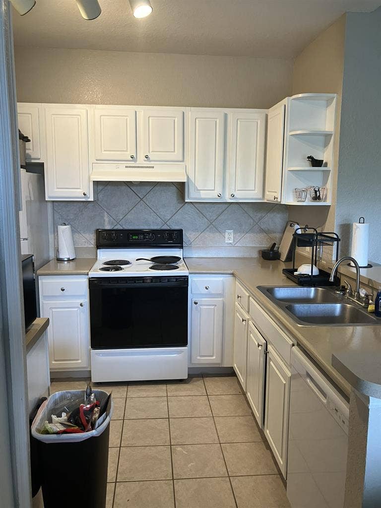 Private Room, Shared Bathroom