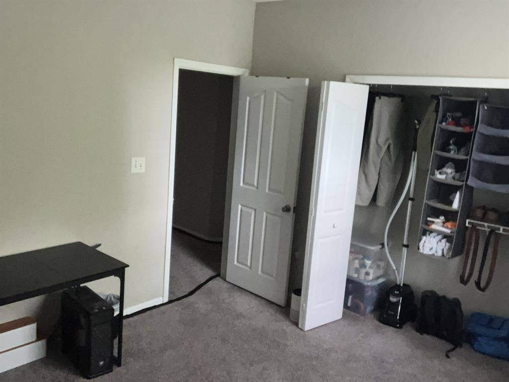 Private Room, Shared Bathroom