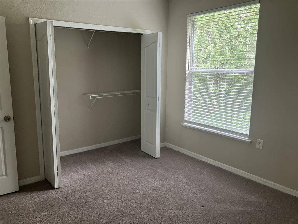 Private Room, Shared Bathroom