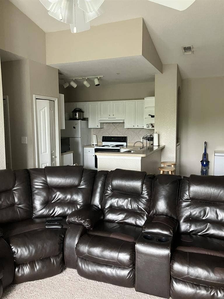 Private Room, Shared Bathroom