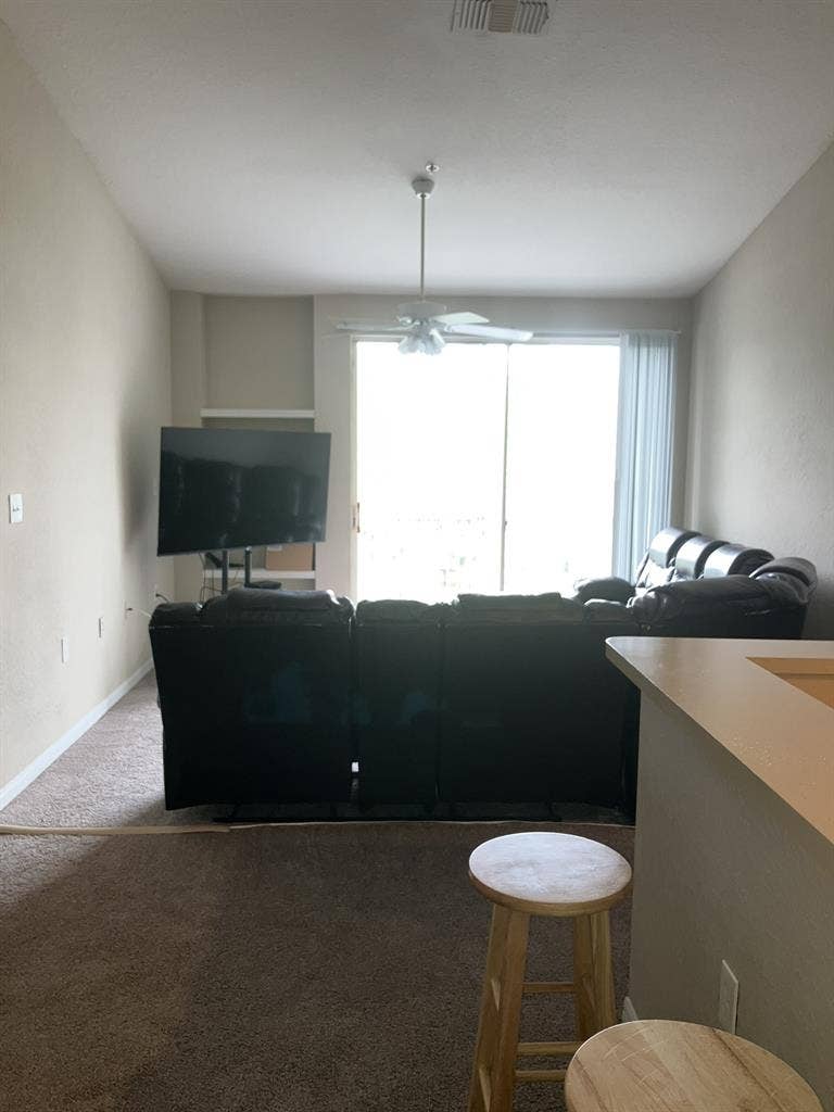 Private Room, Shared Bathroom