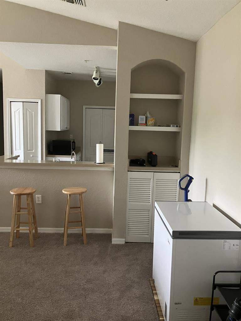 Private Room, Shared Bathroom