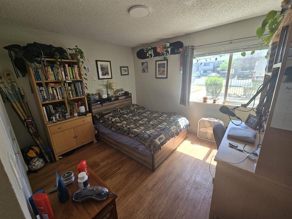 $1230 per mo. 1b/1b in a 2b/2b
