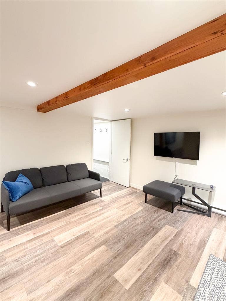 Furnished Lower Lonsdale Suite
