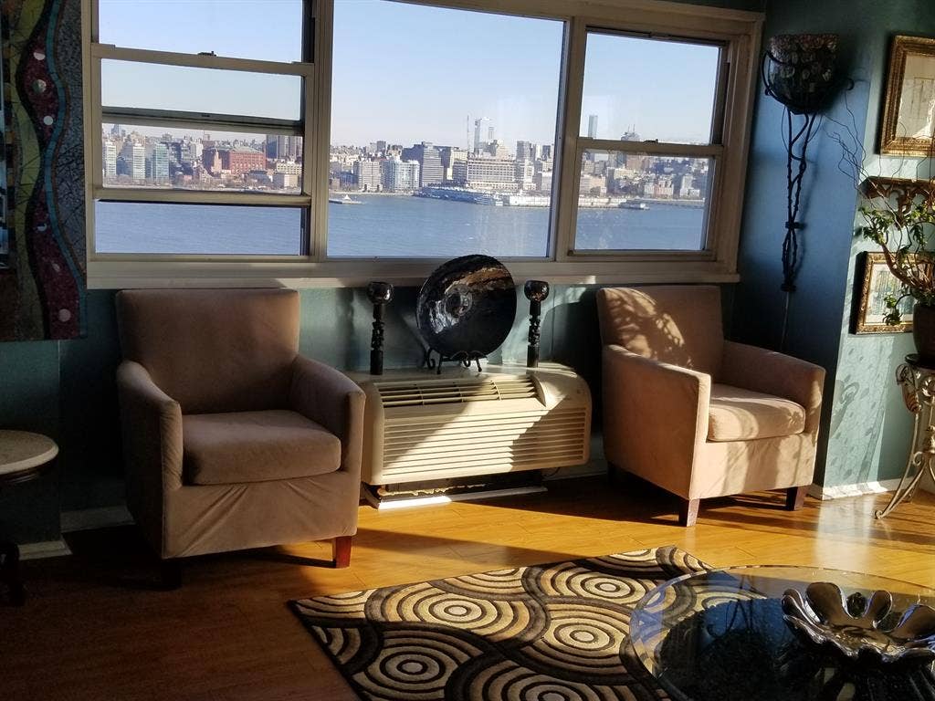 Roommate wanted in Hoboken NJ
