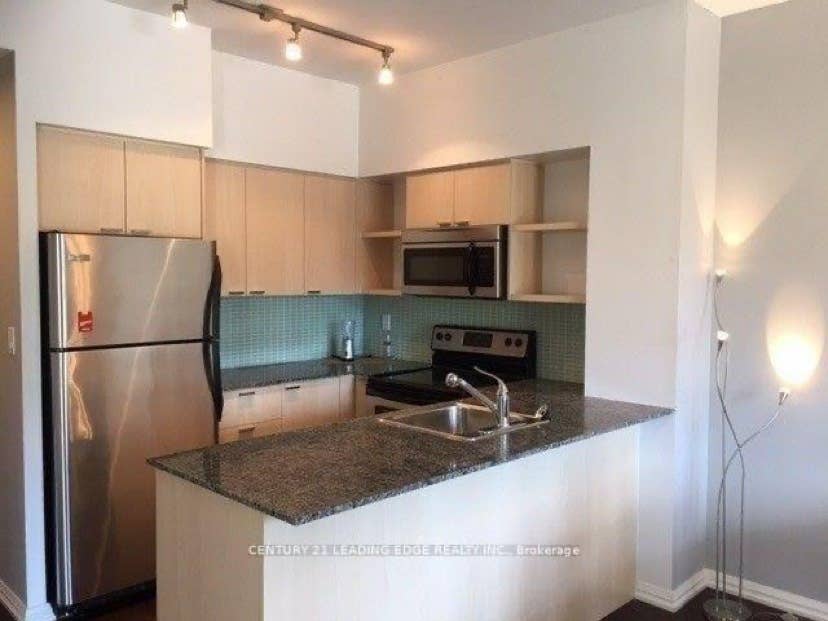 Looking for roommate