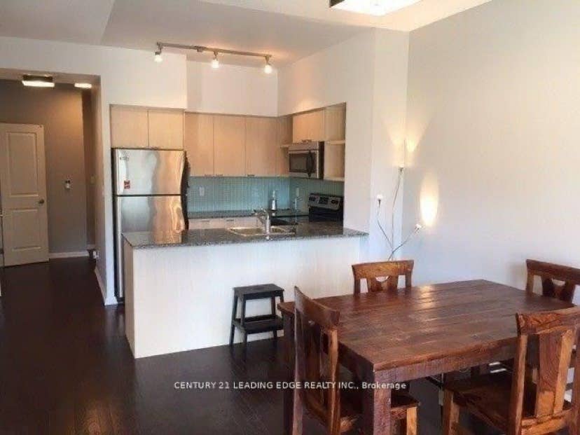 Looking for roommate