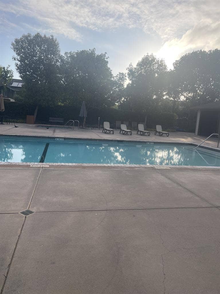 1 bedroom. Private bath wifi