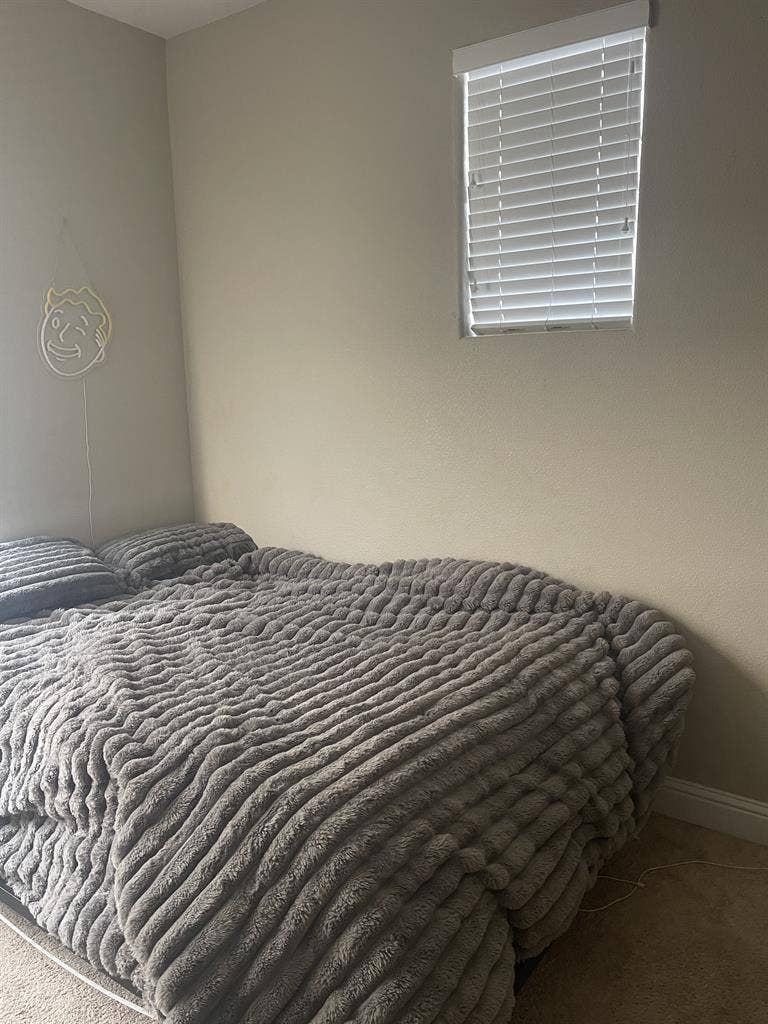 1 bedroom. Private bath wifi