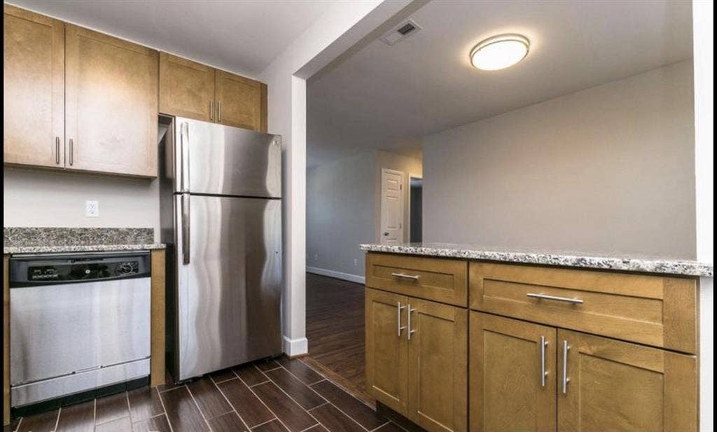 Looking for quiet roommate near BNA