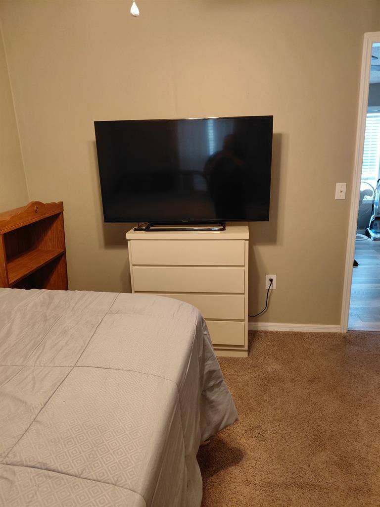 In search of female roommate