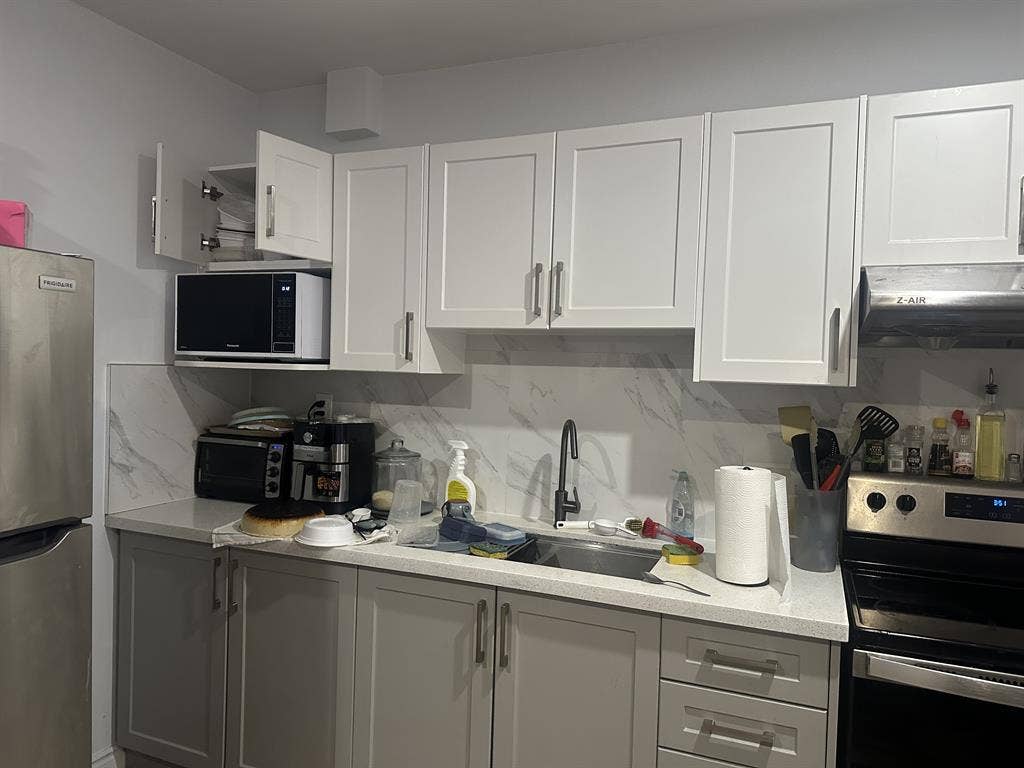 Furnished Sublet in Harbord Village