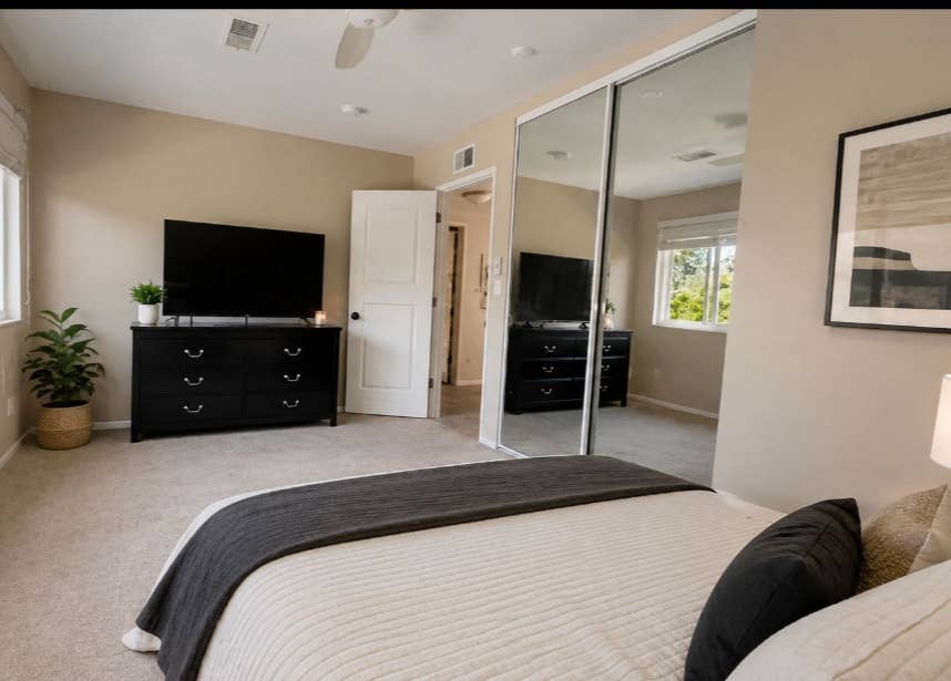 Costa Mesa (Eastside) Room