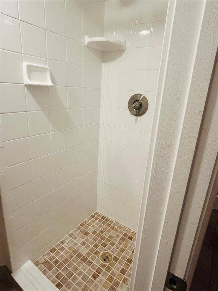 Furnished room, private bathroom