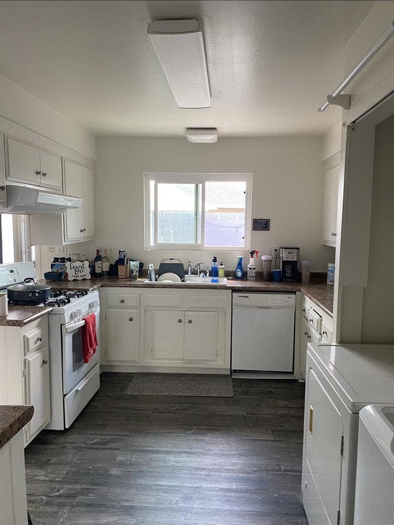 Rooms available in Spacious Duplex!