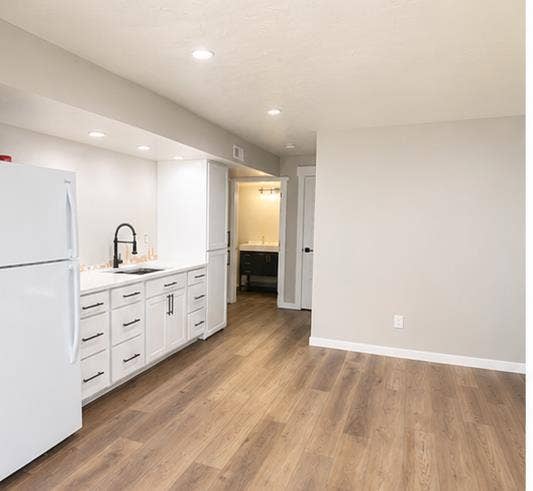 Home in Exchange for Housekeeping!