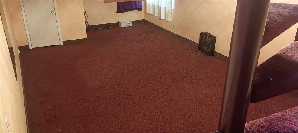 Unfurnished bedroom