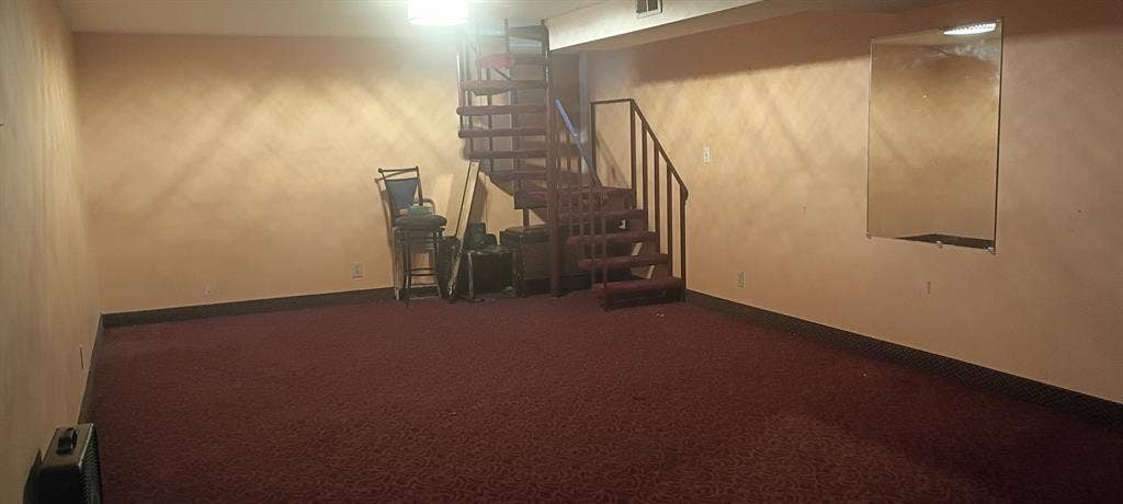 Unfurnished bedroom