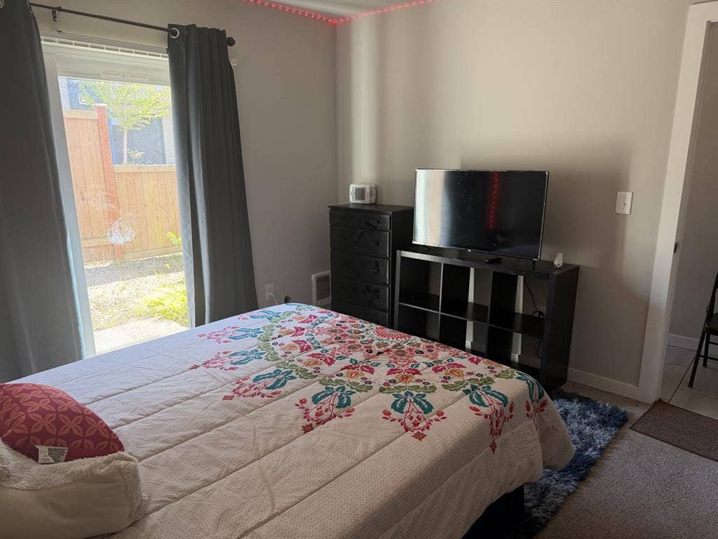Looking for a quiet roommate?