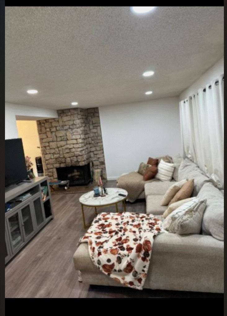 Newly remodeled bedroom-Aurora,CO.