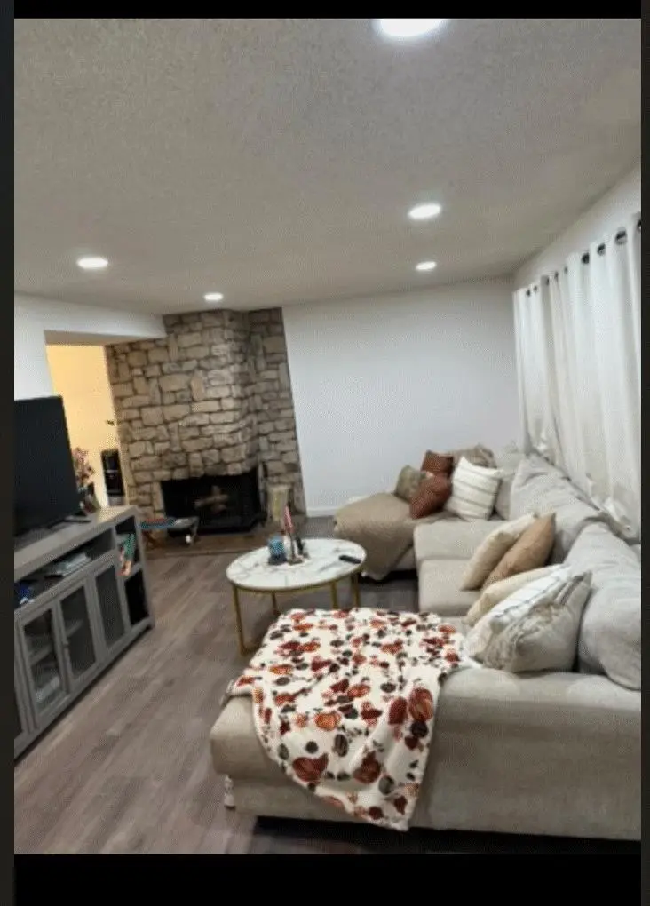 Newly remodeled bedroom-Aurora,CO.