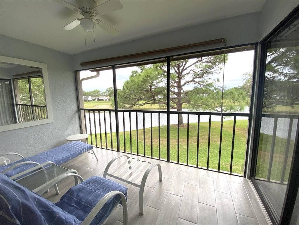 Modern Suite w Bath & Laundry