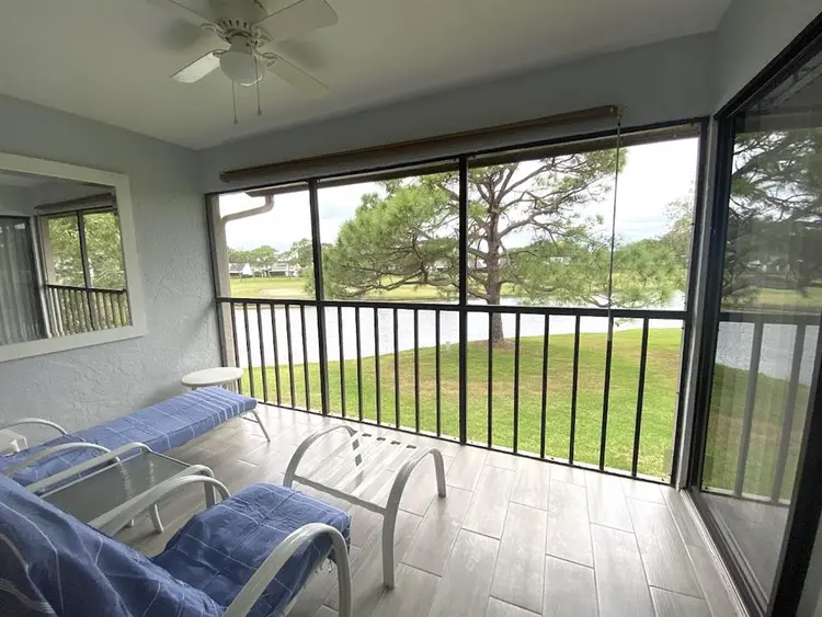 Modern Suite w Bath & Laundry