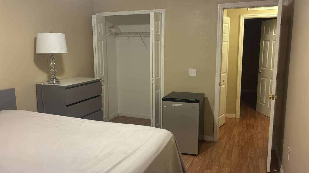 Room for rent in house 750$ mthly n