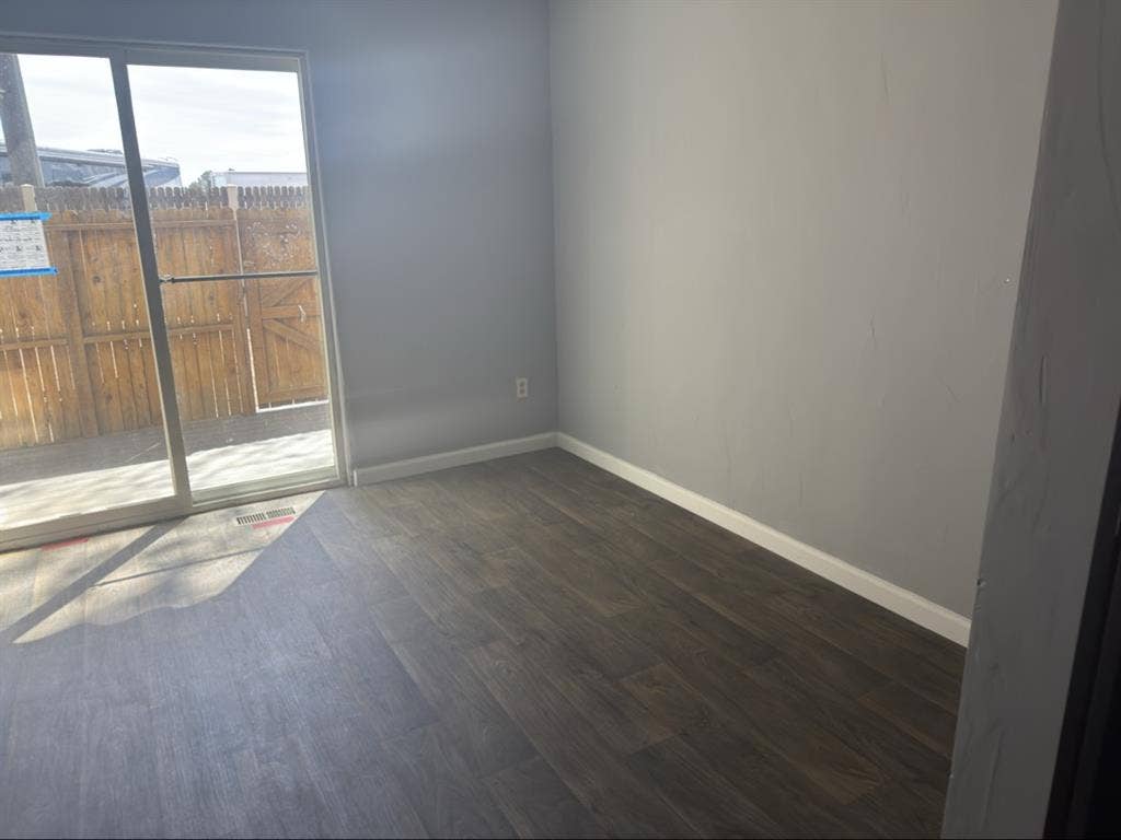 2 Bedroom 2.5 Bathroom Townhome