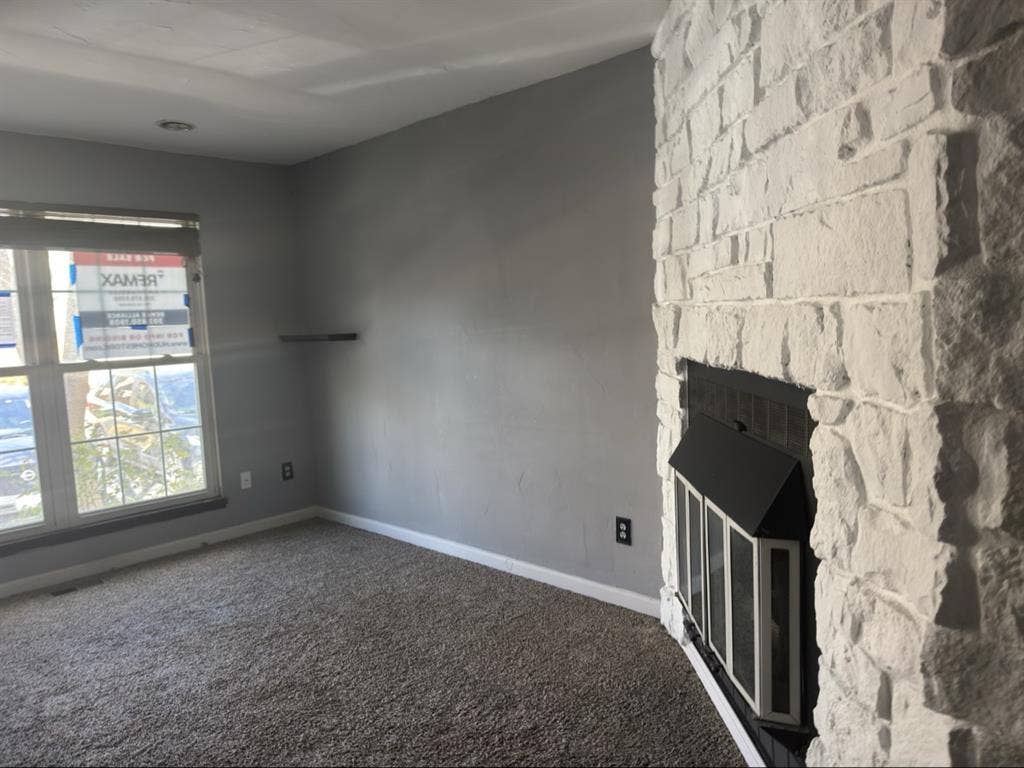 2 Bedroom 2.5 Bathroom Townhome