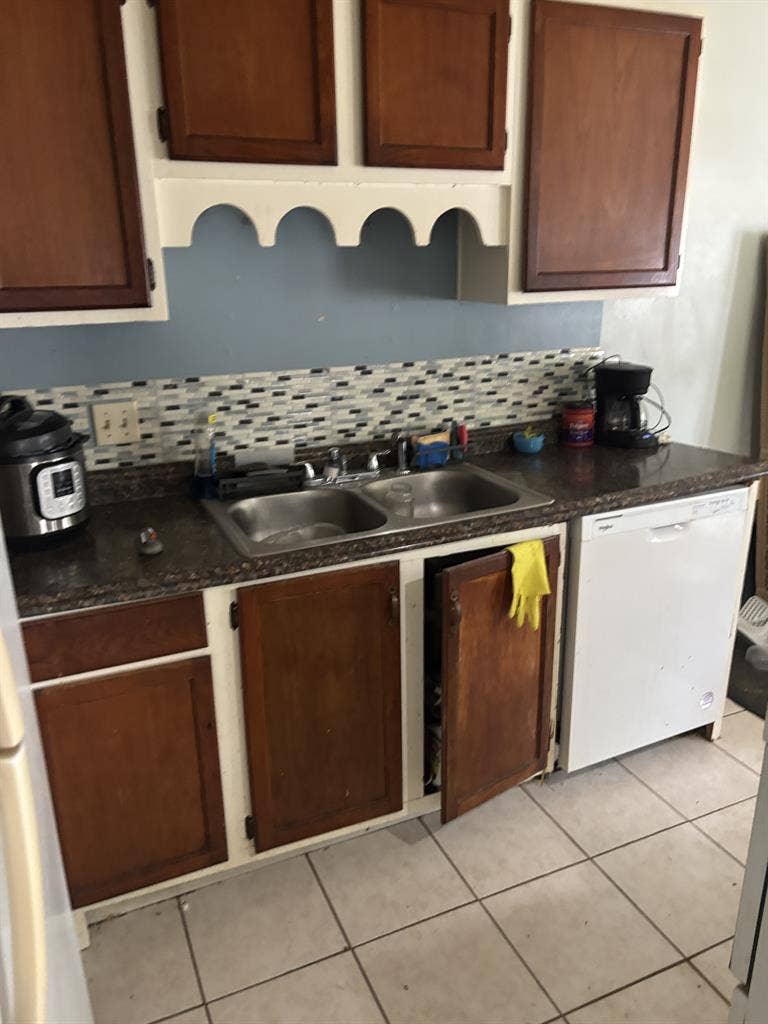Roommate wanted