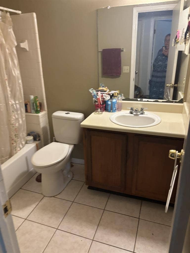 Roommate wanted