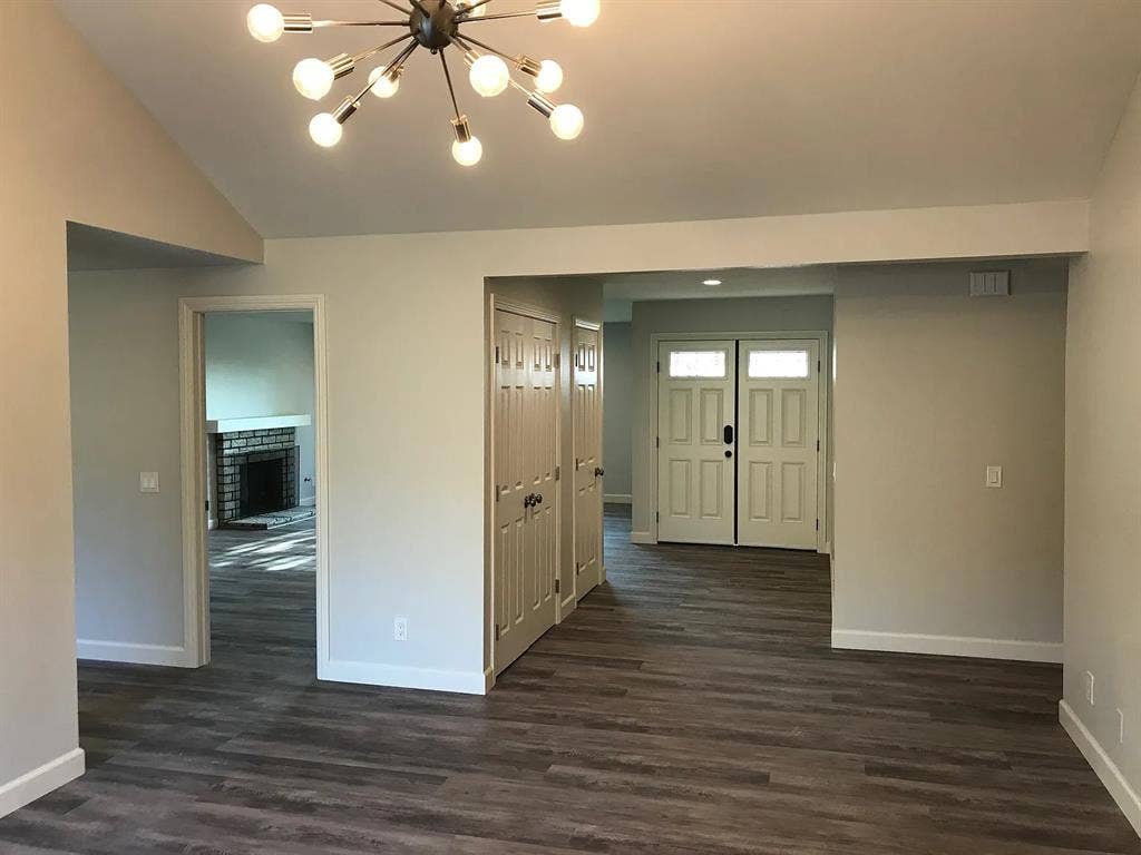 Looking for roommates!