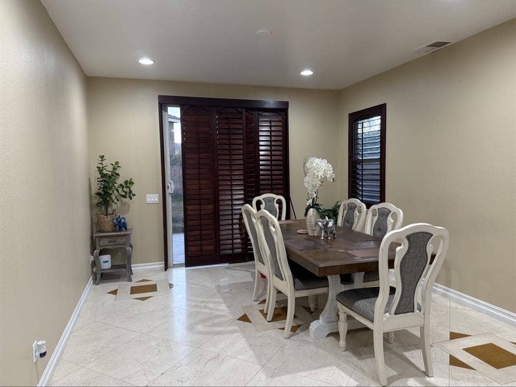 Perris, CA - Unfurnished room