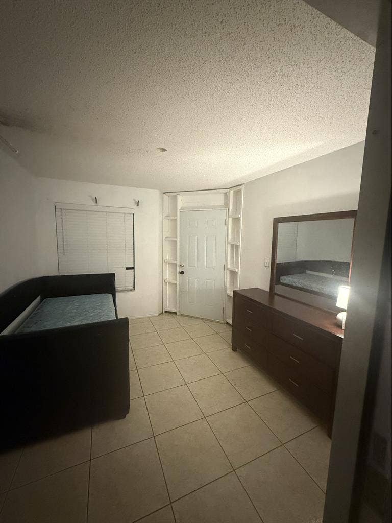 Room for rent!!