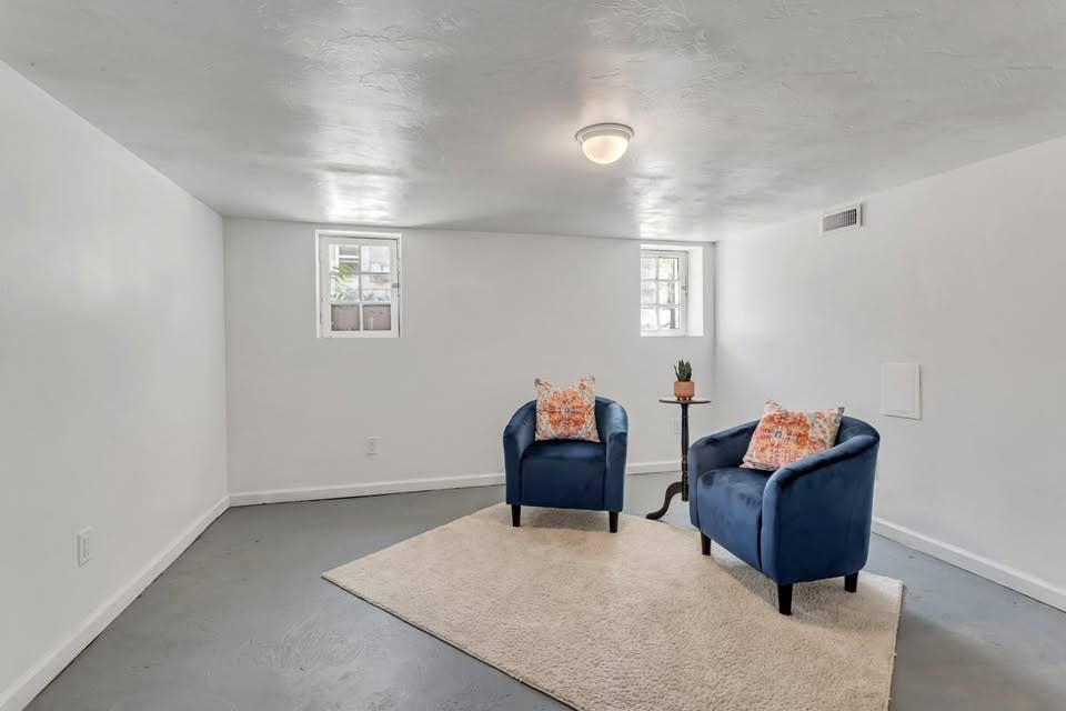 2 private rooms for the price of 1!