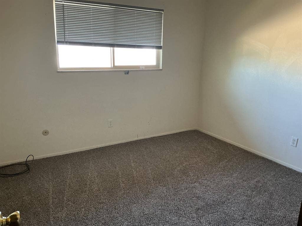 Senior offers a room
