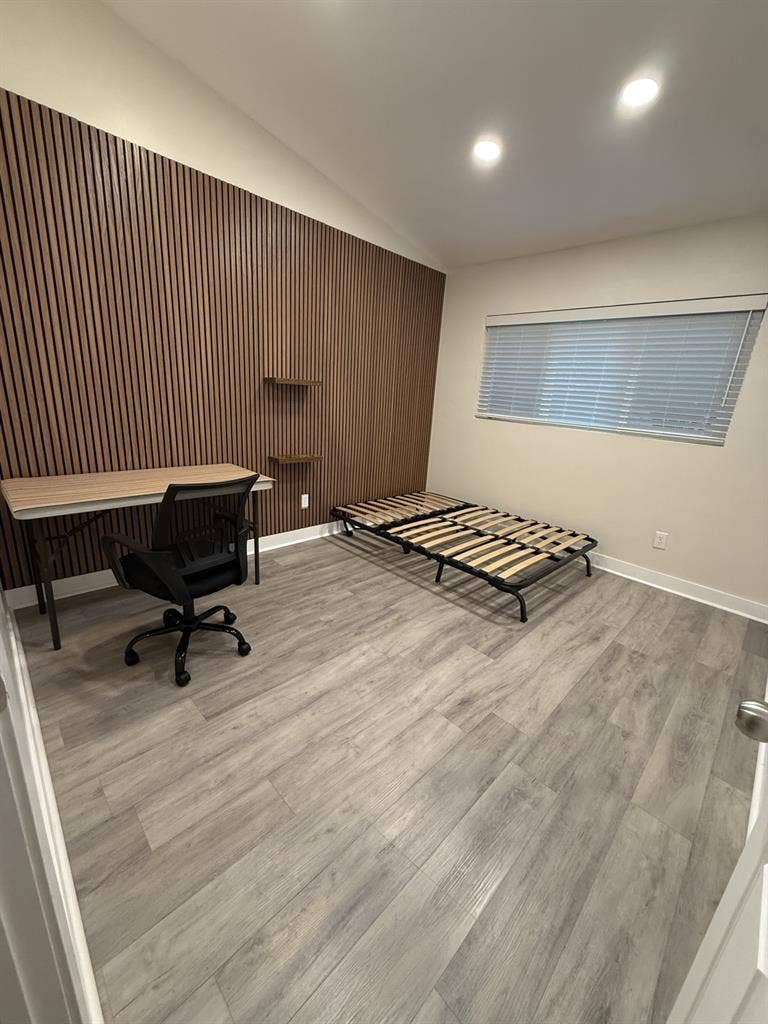 Room for rent at Montclair