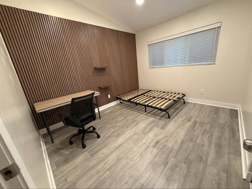 Room for rent at Montclair